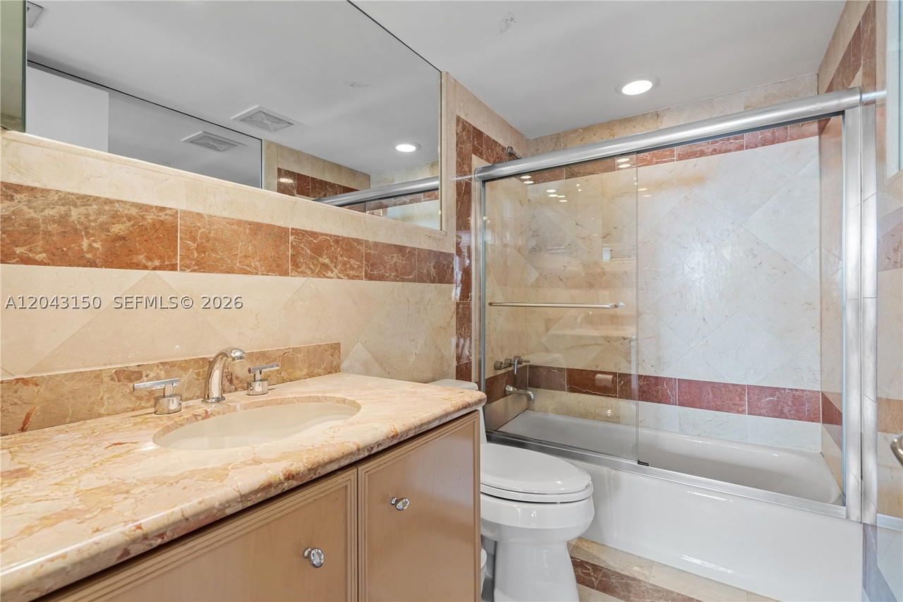 Real estate property located at 3 Grove Isle Dr C1610, Miami-dade, Grove Isle Condo, Miami, FL