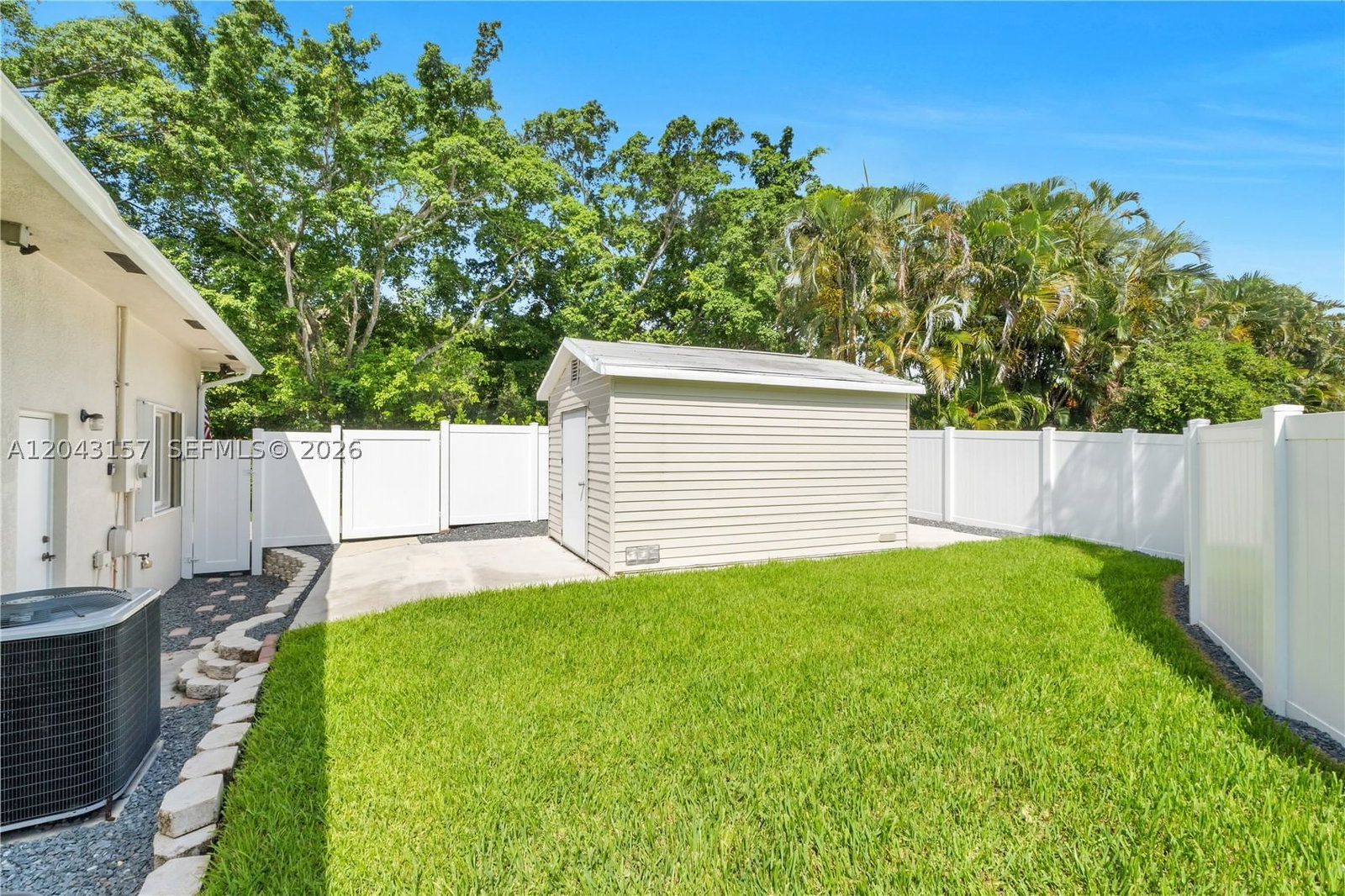 Real estate property located at 720 Old Nob Hill Rd, Broward, Pebble Creek At Jacaranda, Plantation, FL