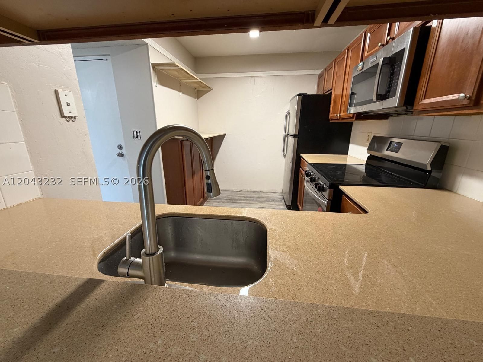 Real estate property located at 3400 Foxcroft Rd #215, Broward, Miramar Club #6 Condo, Miramar, FL