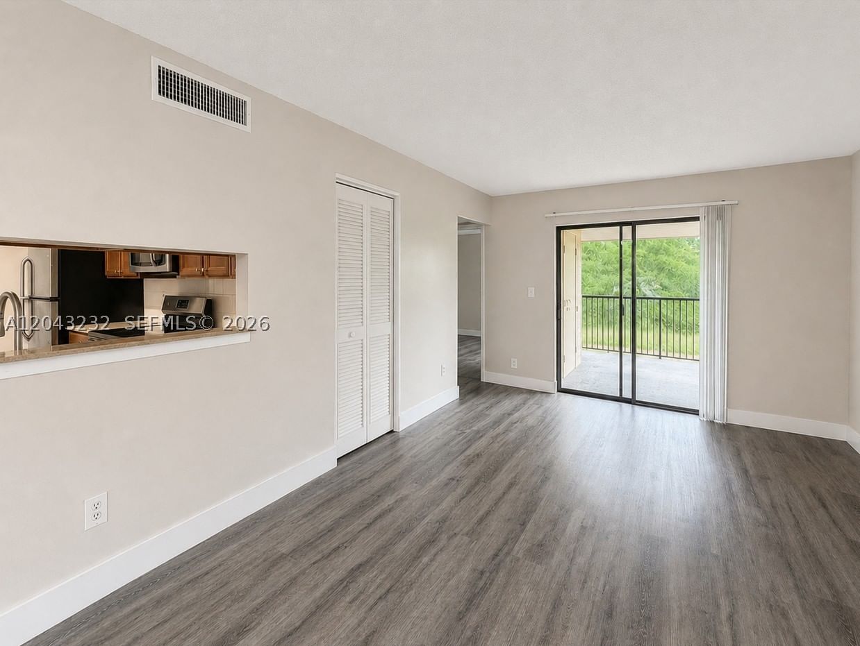 Real estate property located at 3400 Foxcroft Rd #215, Broward, Miramar Club #6 Condo, Miramar, FL
