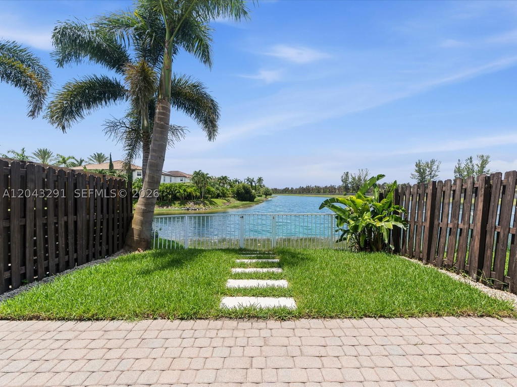 Real estate property located at 11628 87th Ln #11628, Miami-dade, St Moritz Estates, Doral, FL
