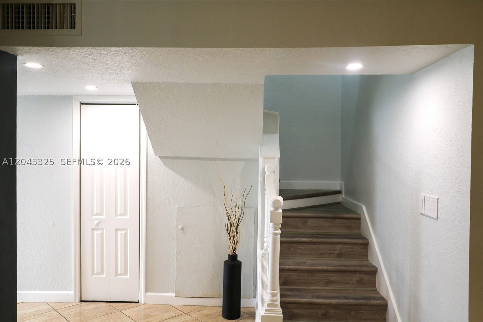 Real estate property located at 400 107th Ave #10C, Miami-dade, Laguna Condo, Miami, FL