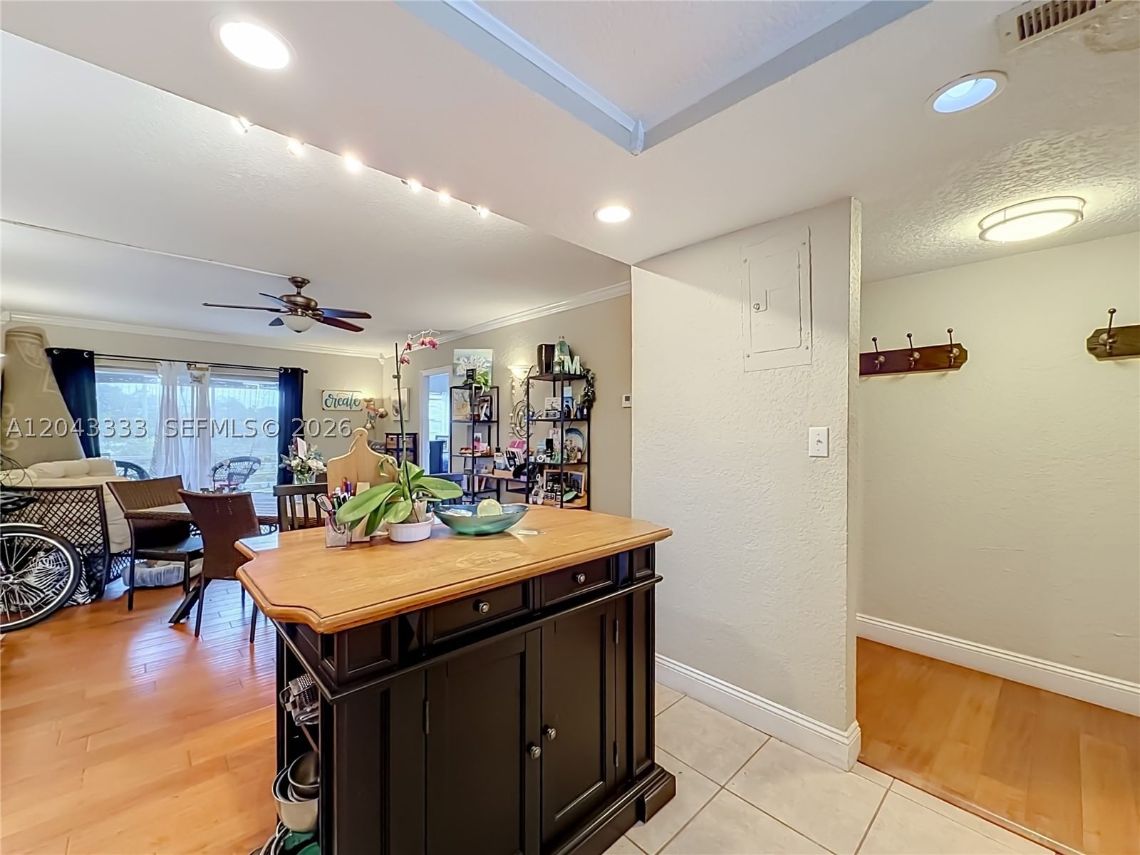 Real estate property located at 1400 57th Ct #207, Broward, Mooring Condo At Pine Cre, Fort Lauderdale, FL