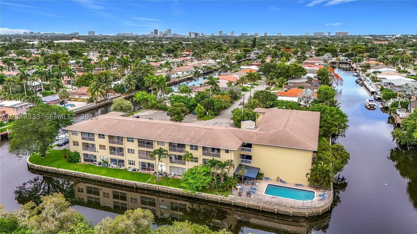 Real estate property located at 1400 57th Ct #207, Broward, Mooring Condo At Pine Cre, Fort Lauderdale, FL