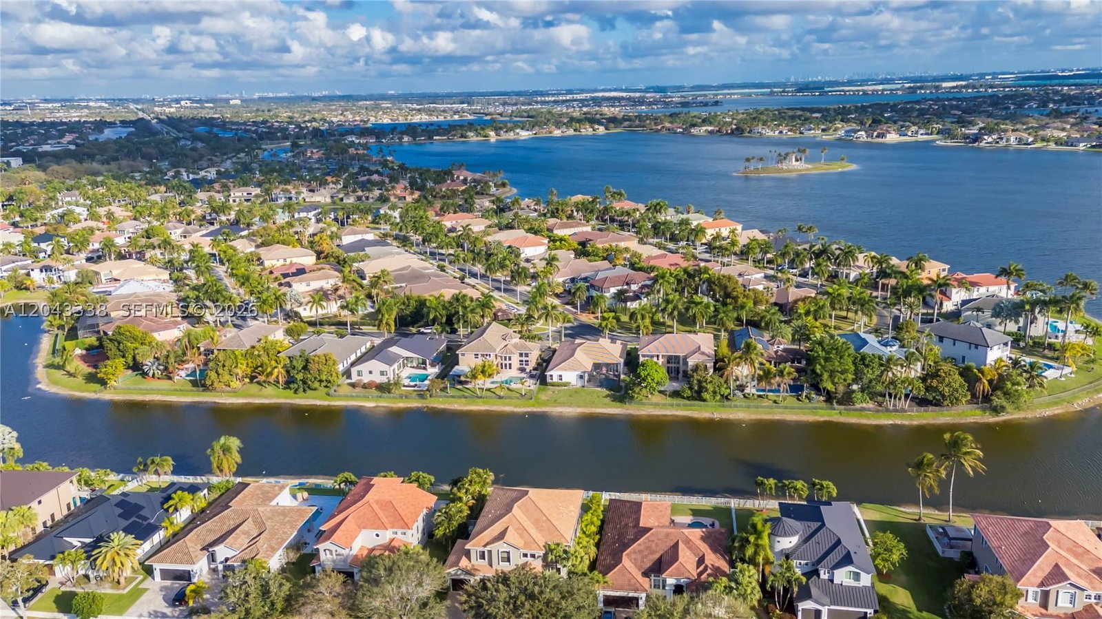 Real estate property located at 3240 190th Ave, Broward, Sunset Lakes Plat One, Miramar, FL