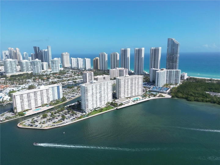 Real estate property located at 500 Bayview Dr #1719, Miami-dade, Arlen House West Condo, Sunny Isles Beach, FL