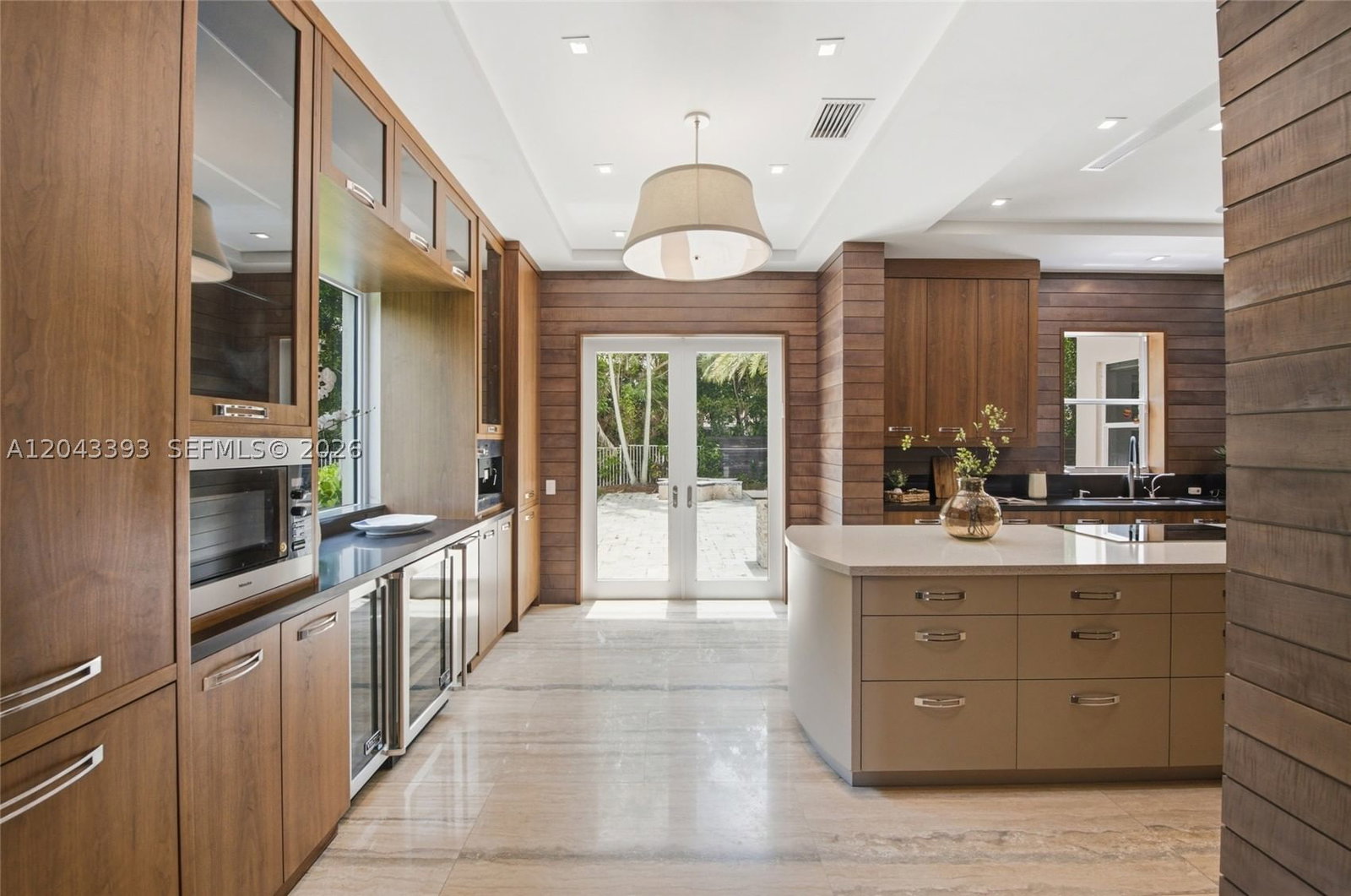 Real estate property located at 1585 Victoria Isle Way, Broward, Weston Hills, Weston, FL