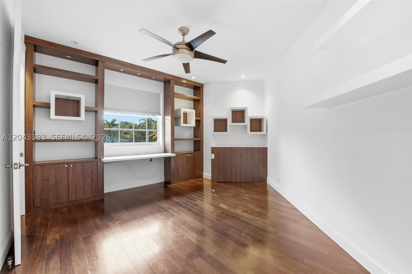 Real estate property located at 1585 Victoria Isle Way, Broward, Weston Hills, Weston, FL