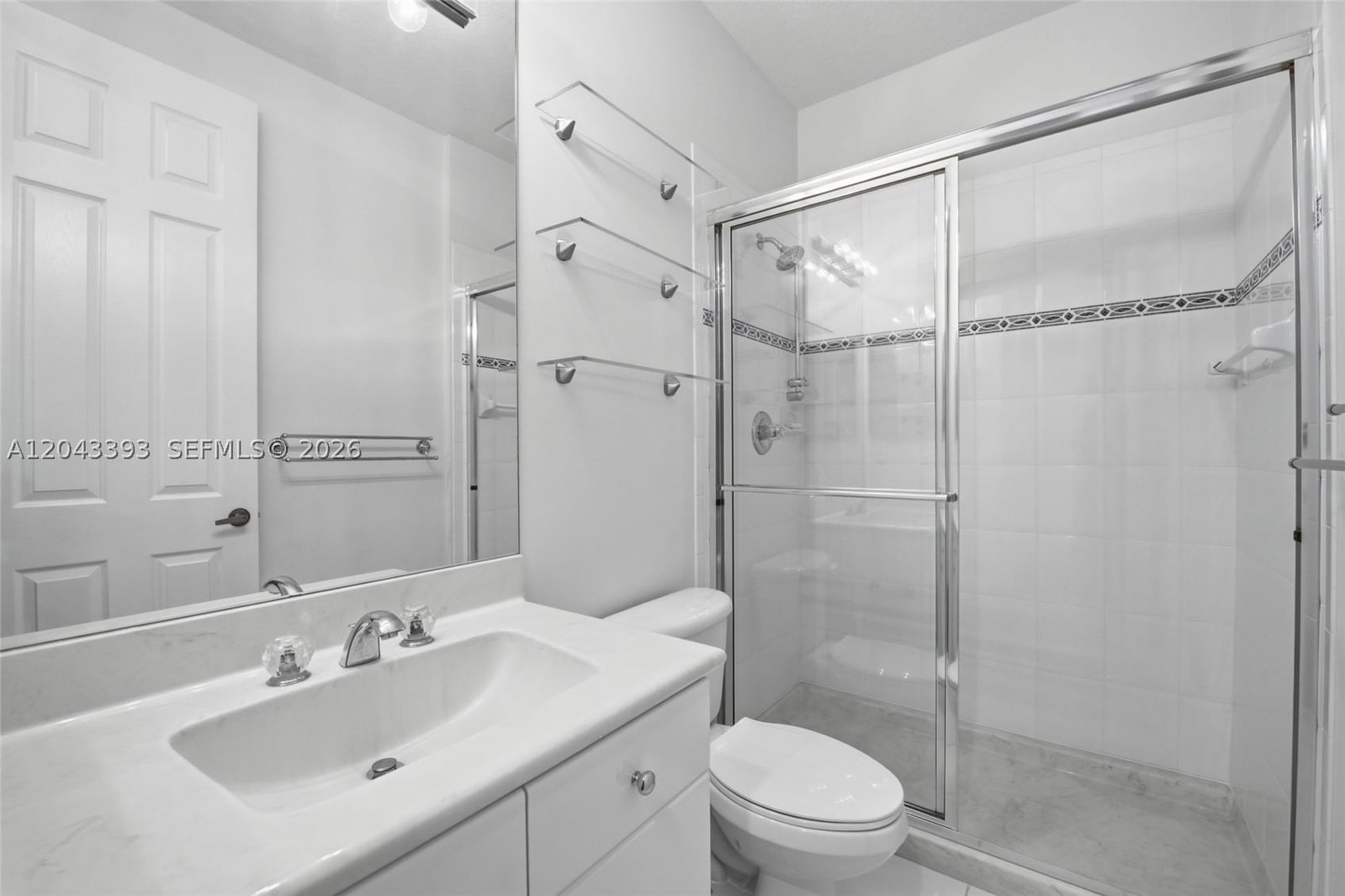 Real estate property located at 1585 Victoria Isle Way, Broward, Weston Hills, Weston, FL