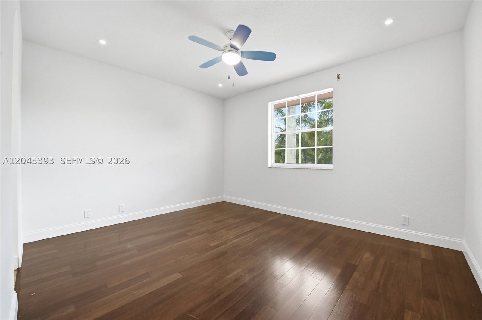 Real estate property located at 1585 Victoria Isle Way, Broward, Weston Hills, Weston, FL