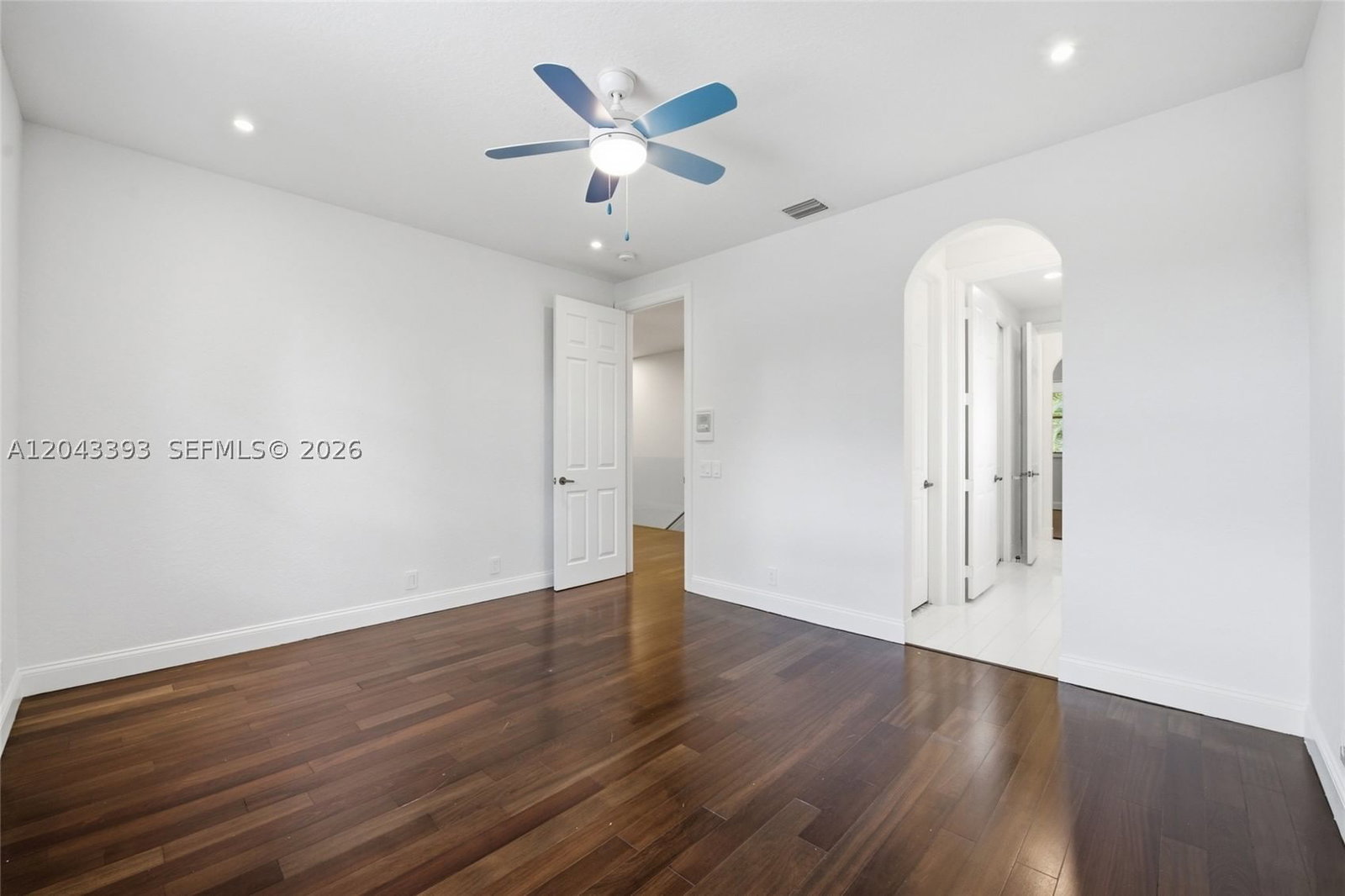 Real estate property located at 1585 Victoria Isle Way, Broward, Weston Hills, Weston, FL
