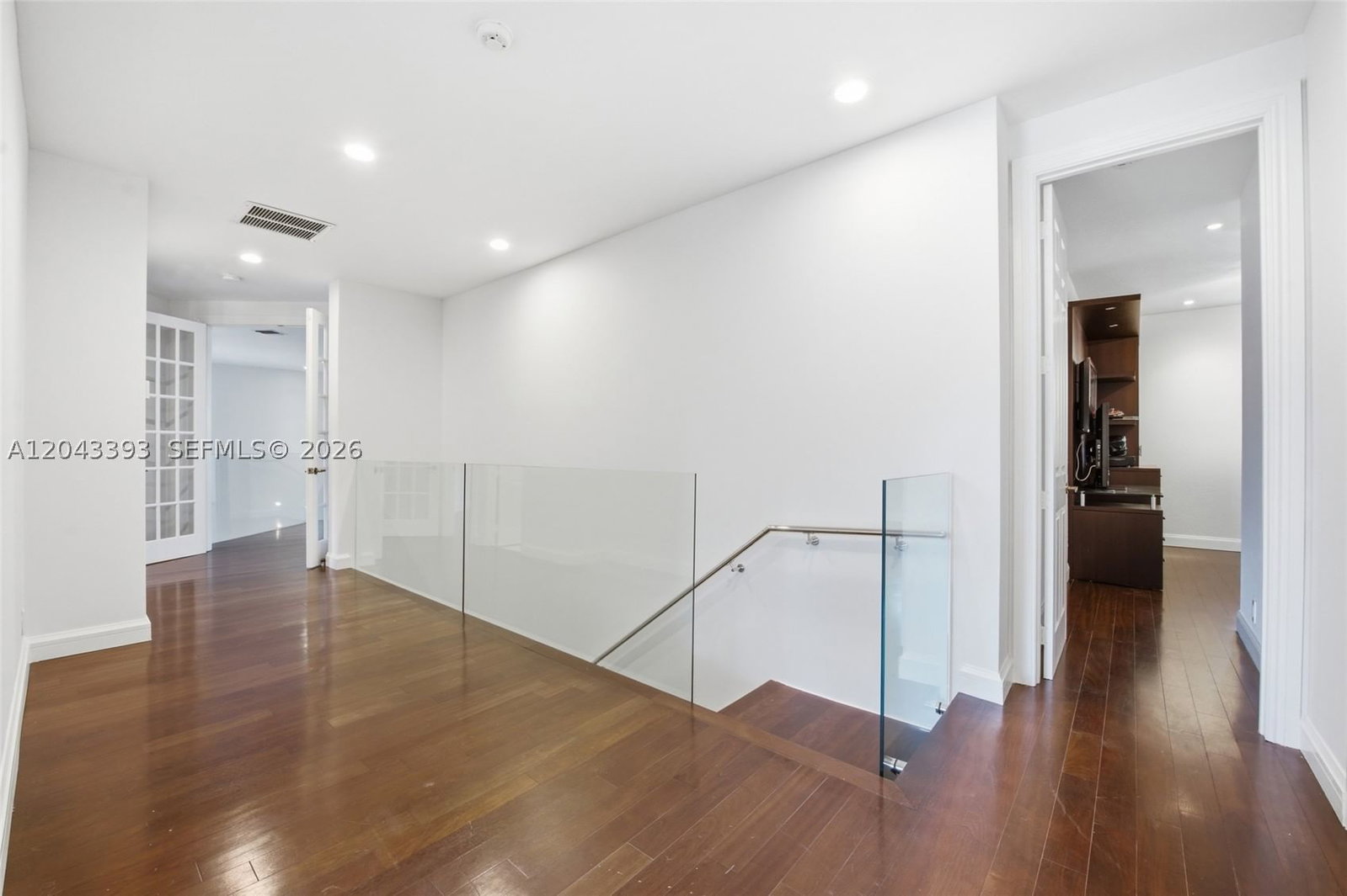 Real estate property located at 1585 Victoria Isle Way, Broward, Weston Hills, Weston, FL