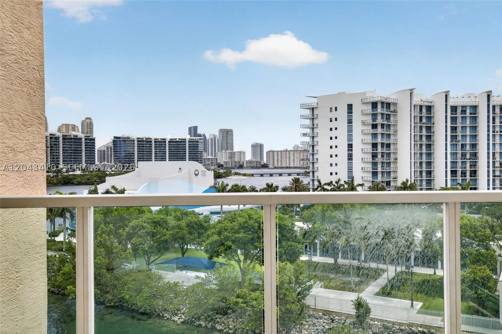 Real estate property located at 3330 190th St #718, Miami-dade, Aventura Marina Condo Num, Aventura, FL