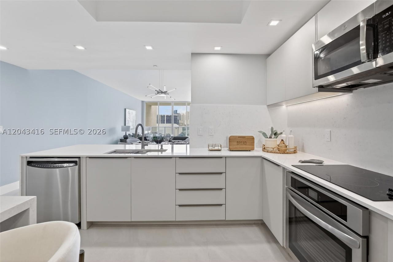 Real estate property located at 3330 190th St #718, Miami-dade, Aventura Marina Condo Num, Aventura, FL