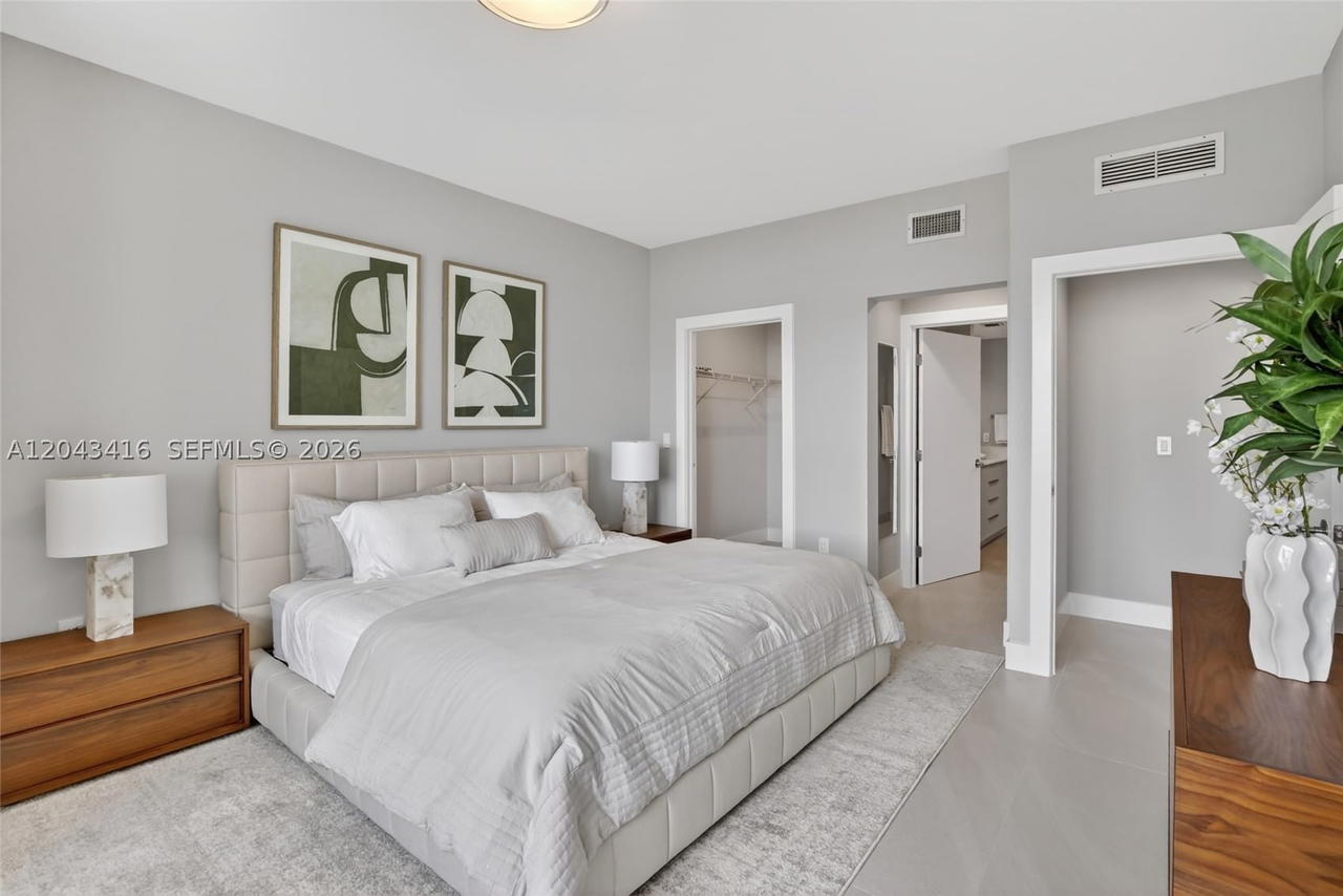 Real estate property located at 3330 190th St #718, Miami-dade, Aventura Marina Condo Num, Aventura, FL
