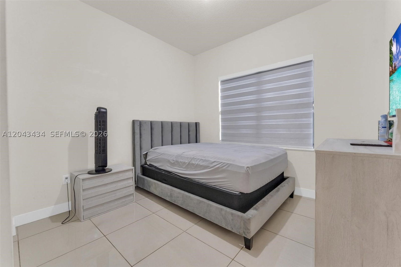 Real estate property located at 8822 161st Ter, Miami-dade, Dunnwoody Lake, Miami Lakes, FL