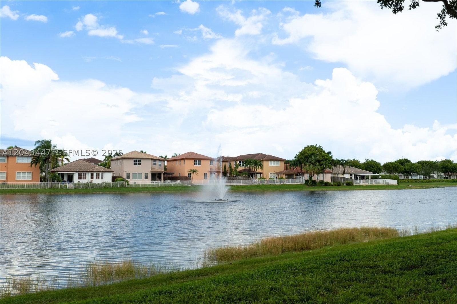 Real estate property located at 11101 83rd St #201, Miami-dade, Promenade Shores At Doral, Doral, FL