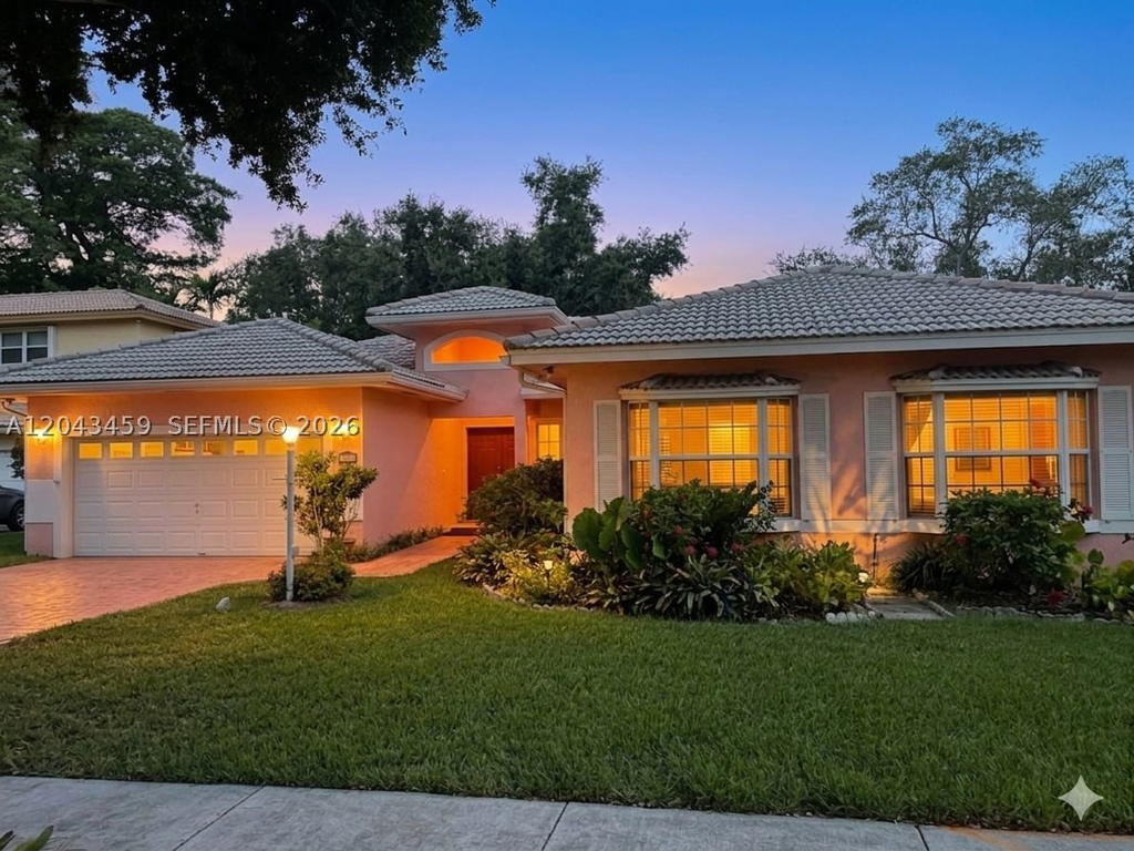 Real estate property located at 9812 77th Pl, Miami-dade, Dadelandwoods Sub, Miami, FL