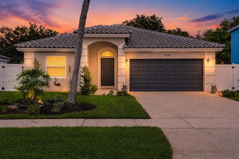Real estate property located at 5830 102nd Ave, Broward, Stirling Palm Estates 147-, Cooper City, FL