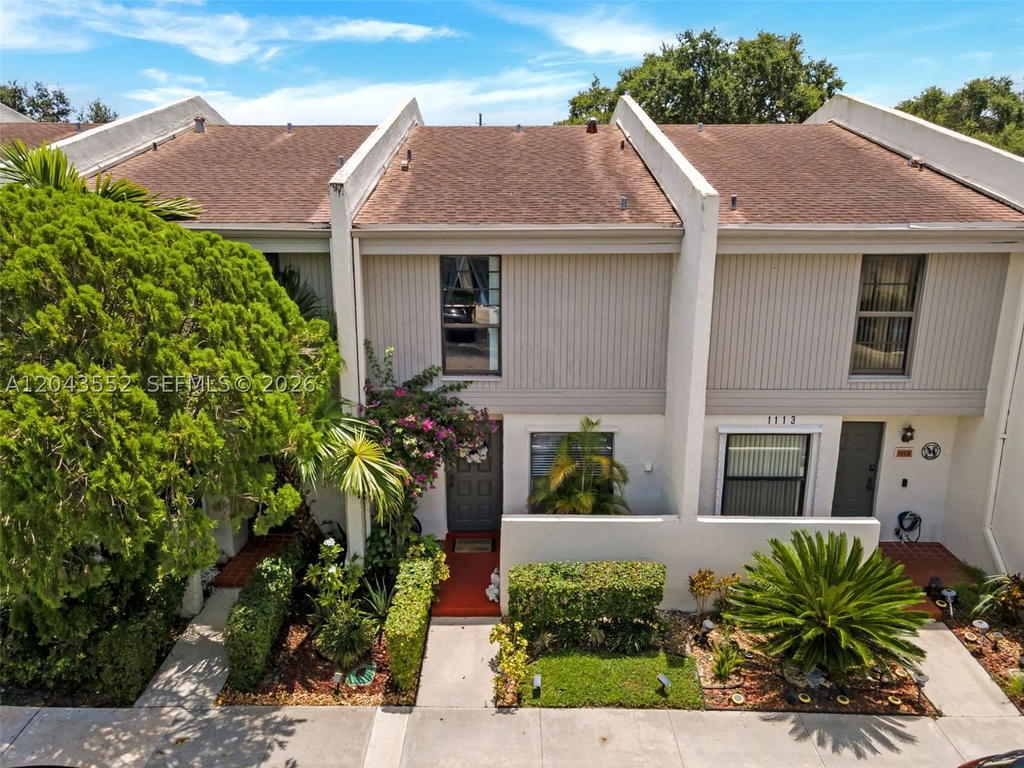 Real estate property located at 1121 98th Ter #119, Broward, Westview Condominium No E, Pembroke Pines, FL