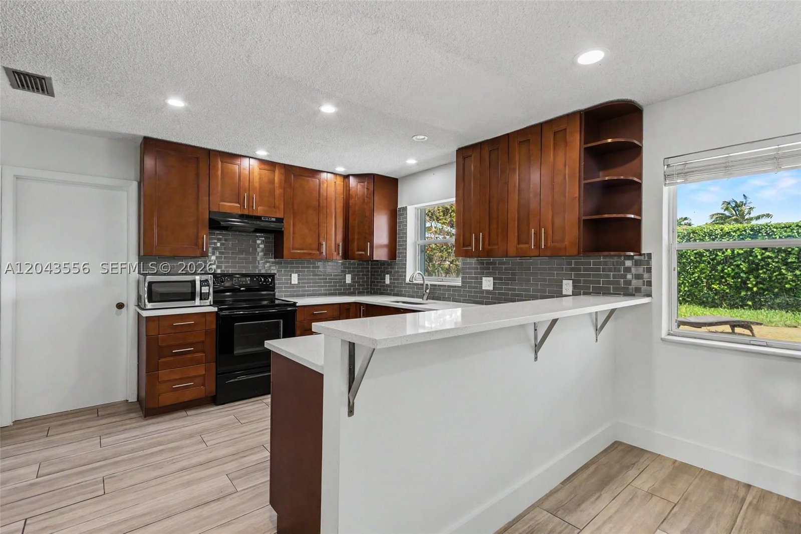 Real estate property located at 3941 4th Ct, Broward, Coconut Creek 10th Sec, Coconut Creek, FL