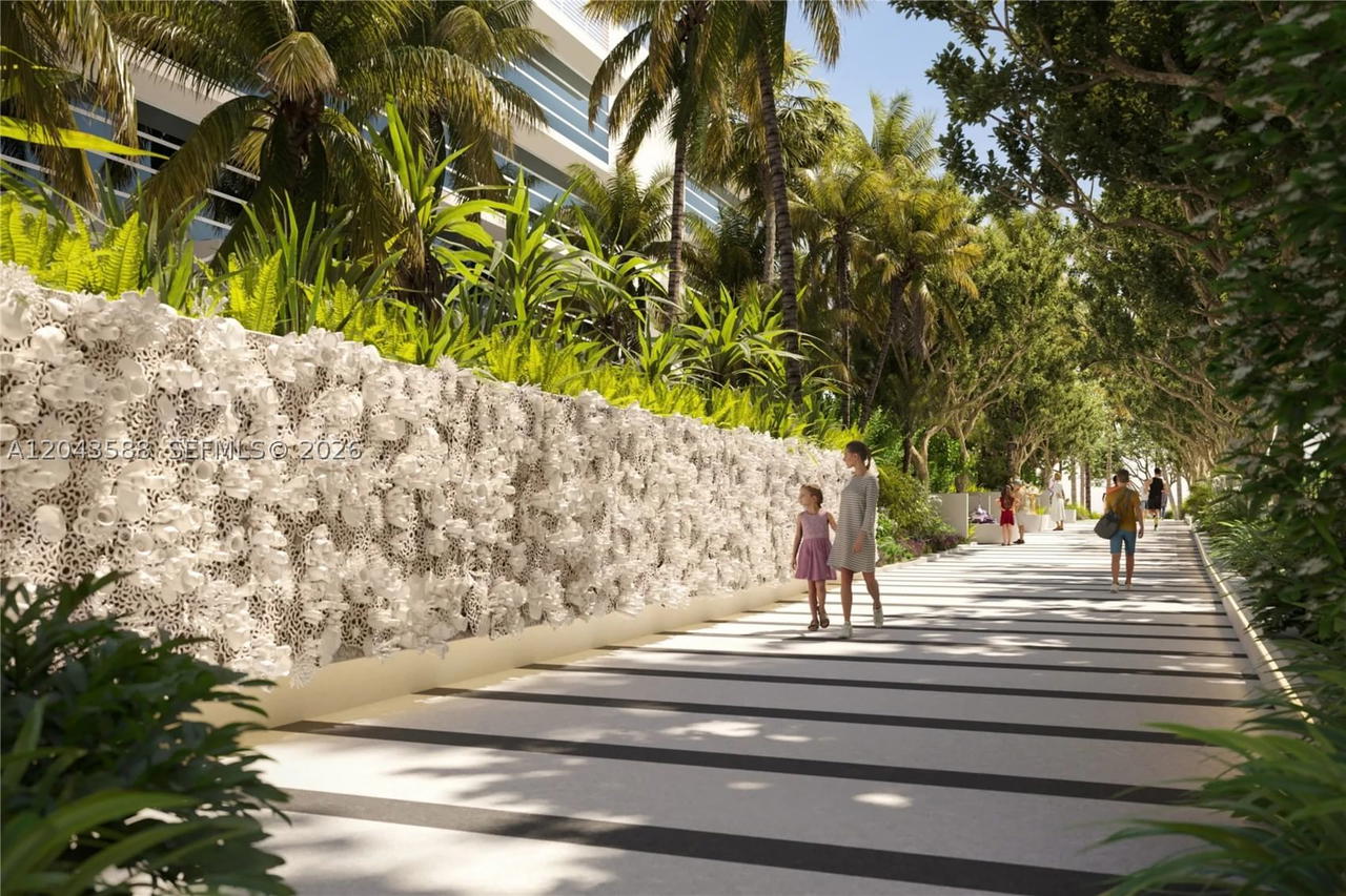 Real estate property located at 100 Lincoln Rd #306, Miami-dade, The Decoplage Condo, Miami Beach, FL