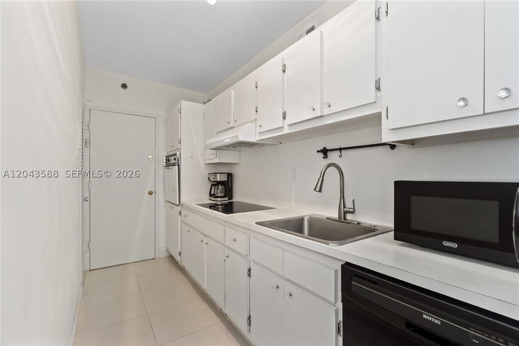 Real estate property located at 100 Lincoln Rd #306, Miami-dade, The Decoplage Condo, Miami Beach, FL