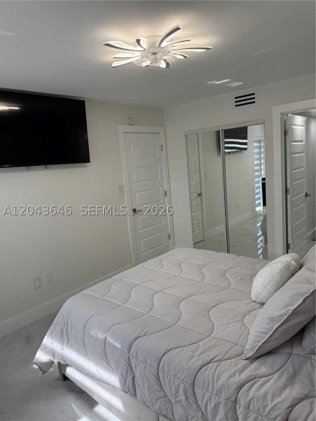 Real estate property located at 601 113th Way #601, Broward, Fairway Greens Condo Home, Pembroke Pines, FL