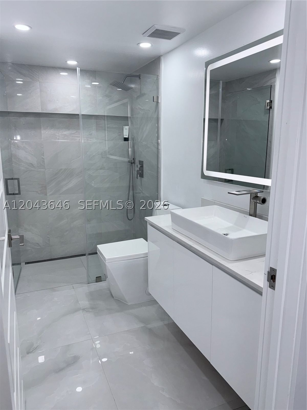 Real estate property located at 601 113th Way #601, Broward, Fairway Greens Condo Home, Pembroke Pines, FL