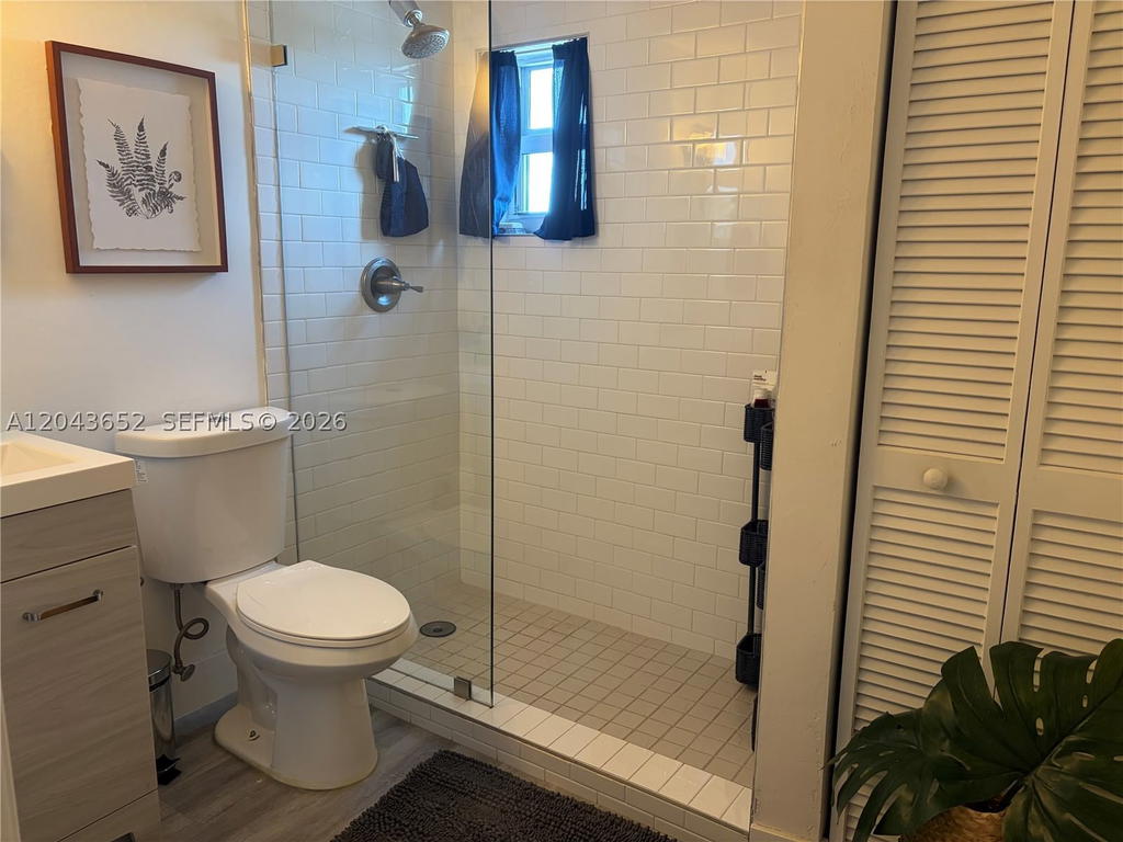 Real estate property located at 820 Salzedo St #405, Miami-dade, Barcelona Court Condo, Coral Gables, FL
