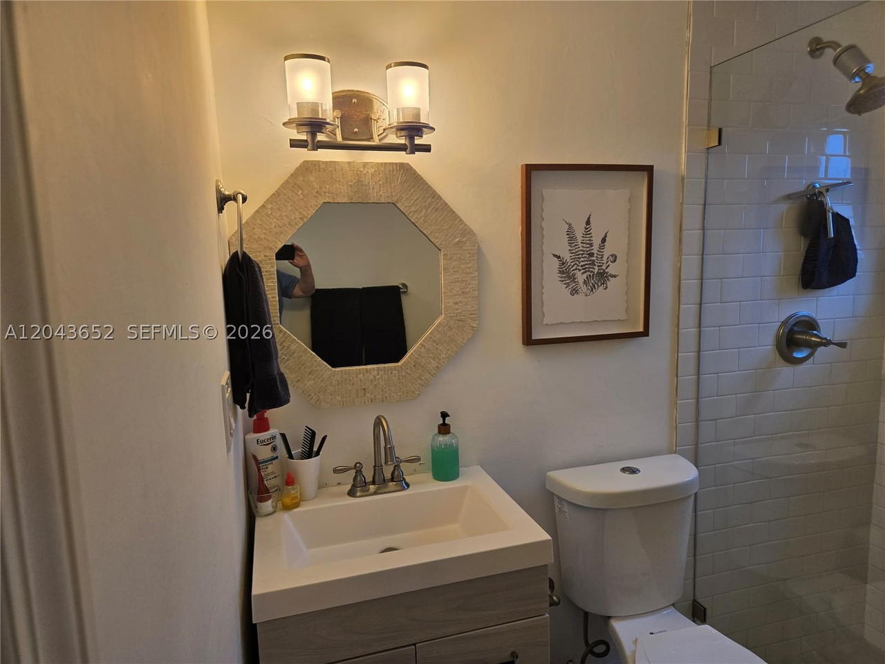Real estate property located at 820 Salzedo St #405, Miami-dade, Barcelona Court Condo, Coral Gables, FL