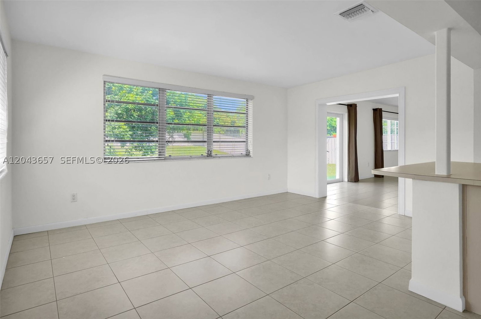 Real estate property located at 14375 Lake Candlewood Ct, Miami-dade, Miami Lakes Sec 2, Miami Lakes, FL