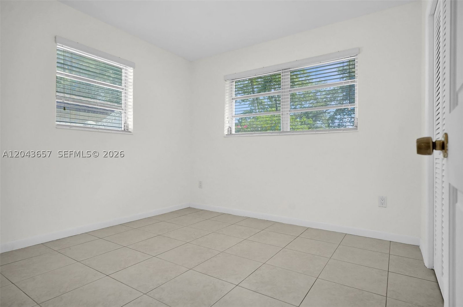 Real estate property located at 14375 Lake Candlewood Ct, Miami-dade, Miami Lakes Sec 2, Miami Lakes, FL