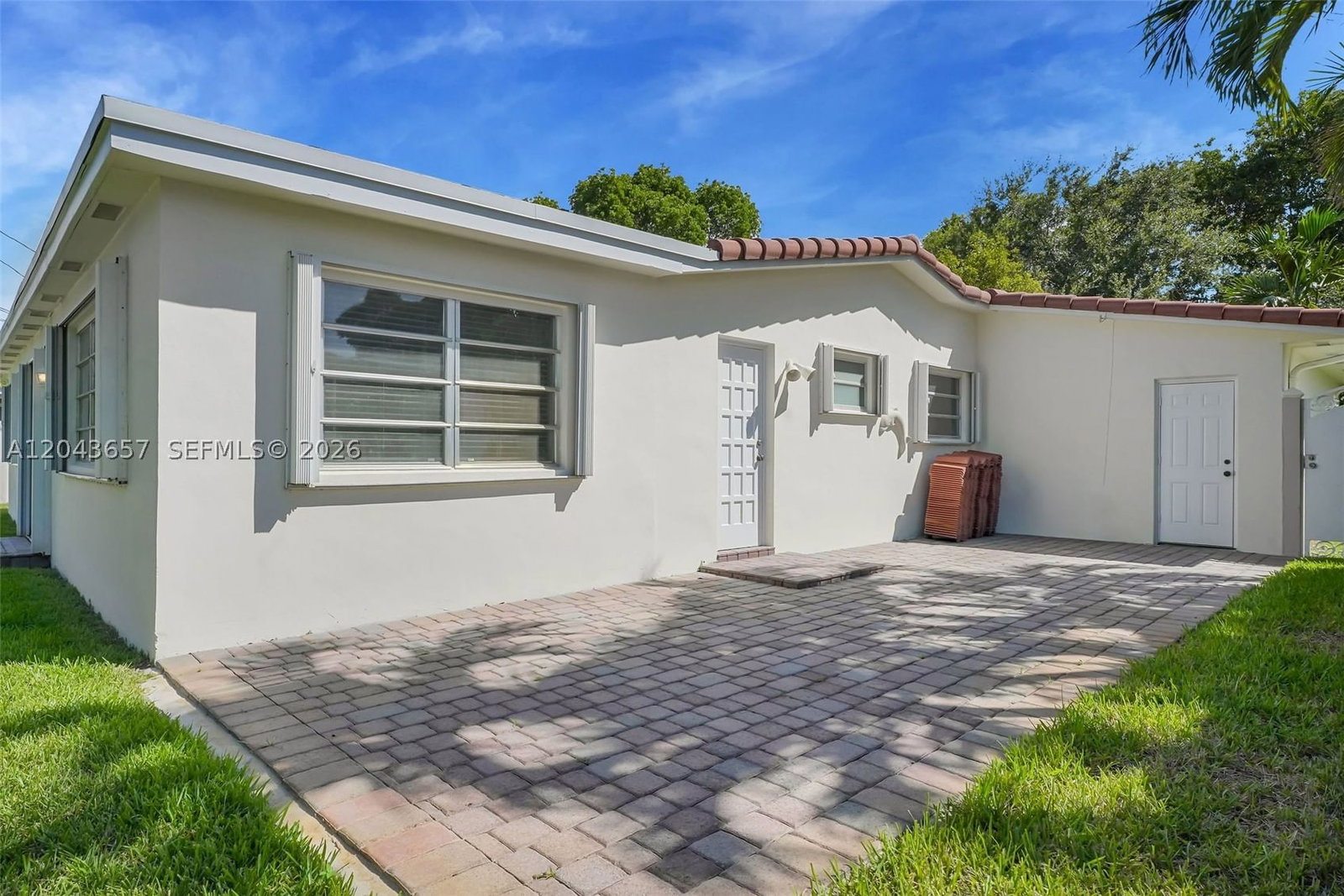 Real estate property located at 14375 Lake Candlewood Ct, Miami-dade, Miami Lakes Sec 2, Miami Lakes, FL