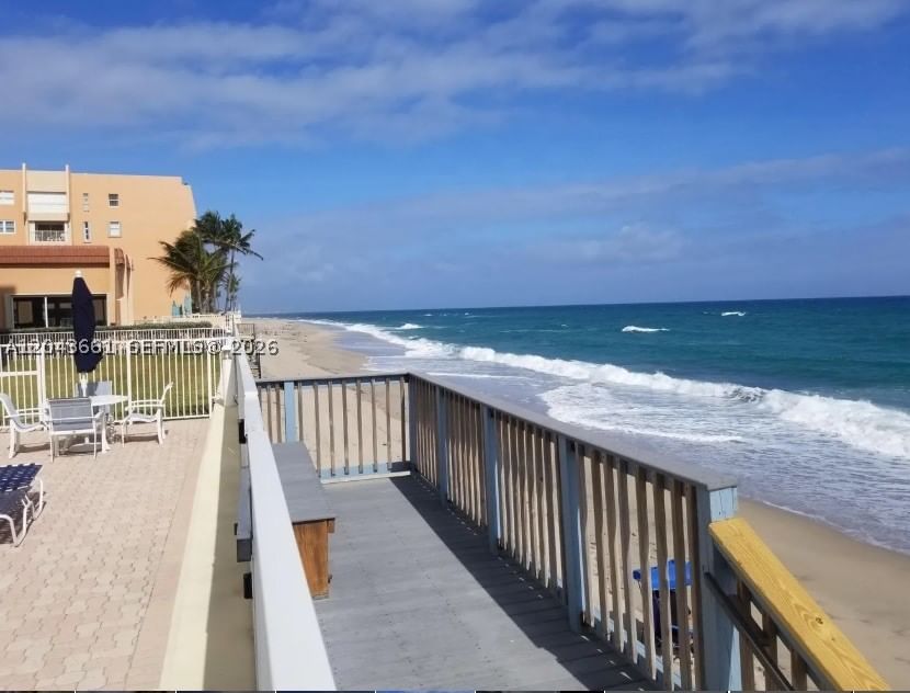 Real estate property located at 3540 Ocean Blvd #212, Palm Beach, Le Chateau Royal Condo, South Palm Beach, FL