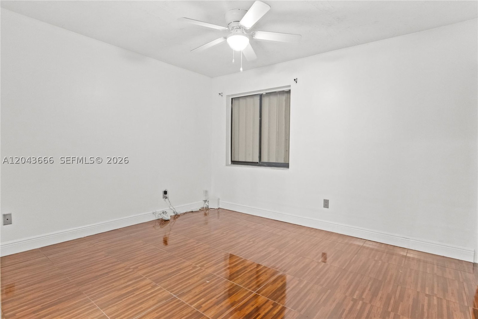 Real estate property located at 5065 195th Ln, Miami-dade, Lakes Of Acadia Unit 6, Miami Gardens, FL