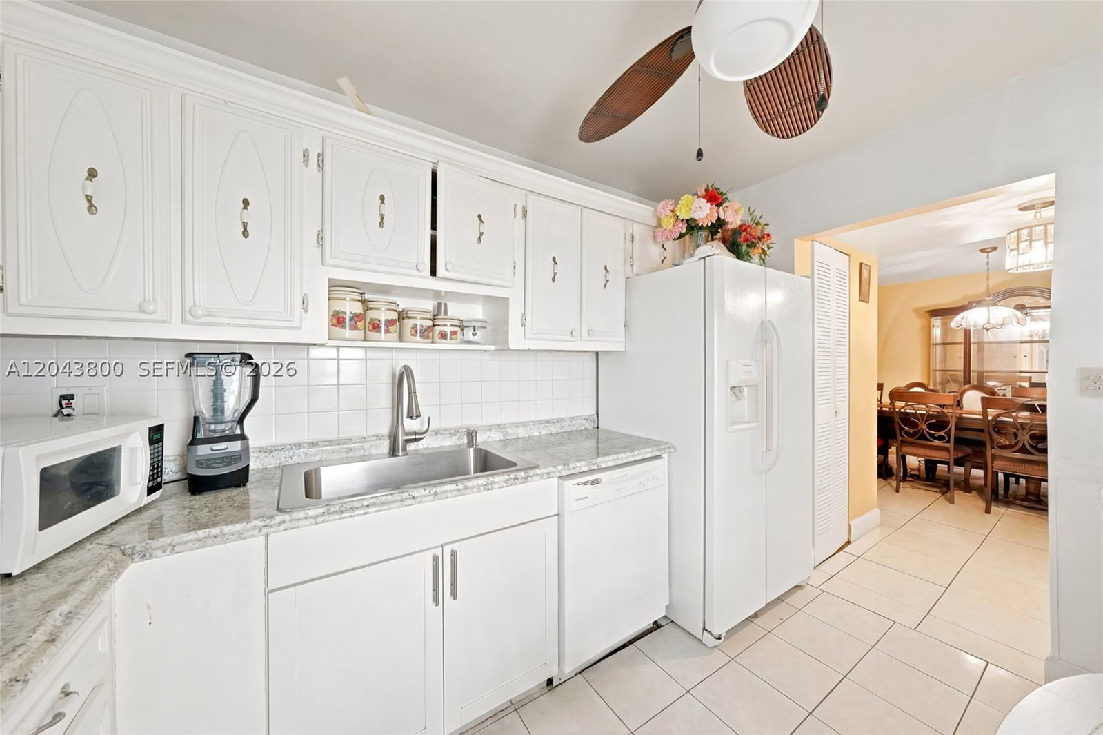 Real estate property located at 4141 44th Ave #321, Broward, Emerald Condo, Lauderdale Lakes, FL