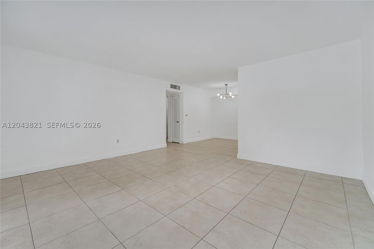 Real estate property located at 1205 Mariposa Ave #307, Miami-dade, Villa Capri Condo, Coral Gables, FL