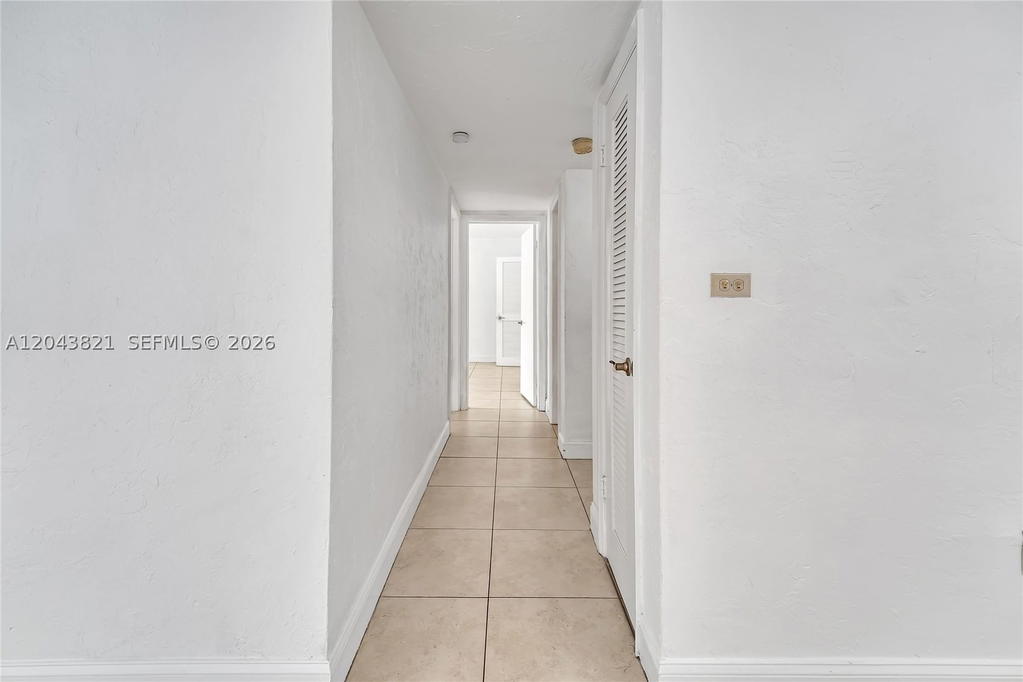 Real estate property located at 1205 Mariposa Ave #307, Miami-dade, Villa Capri Condo, Coral Gables, FL
