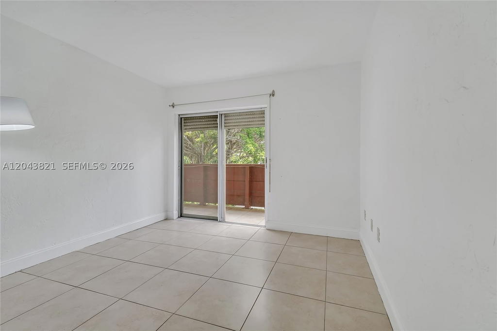 Real estate property located at 1205 Mariposa Ave #307, Miami-dade, Villa Capri Condo, Coral Gables, FL