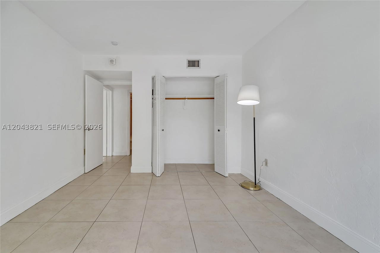 Real estate property located at 1205 Mariposa Ave #307, Miami-dade, Villa Capri Condo, Coral Gables, FL