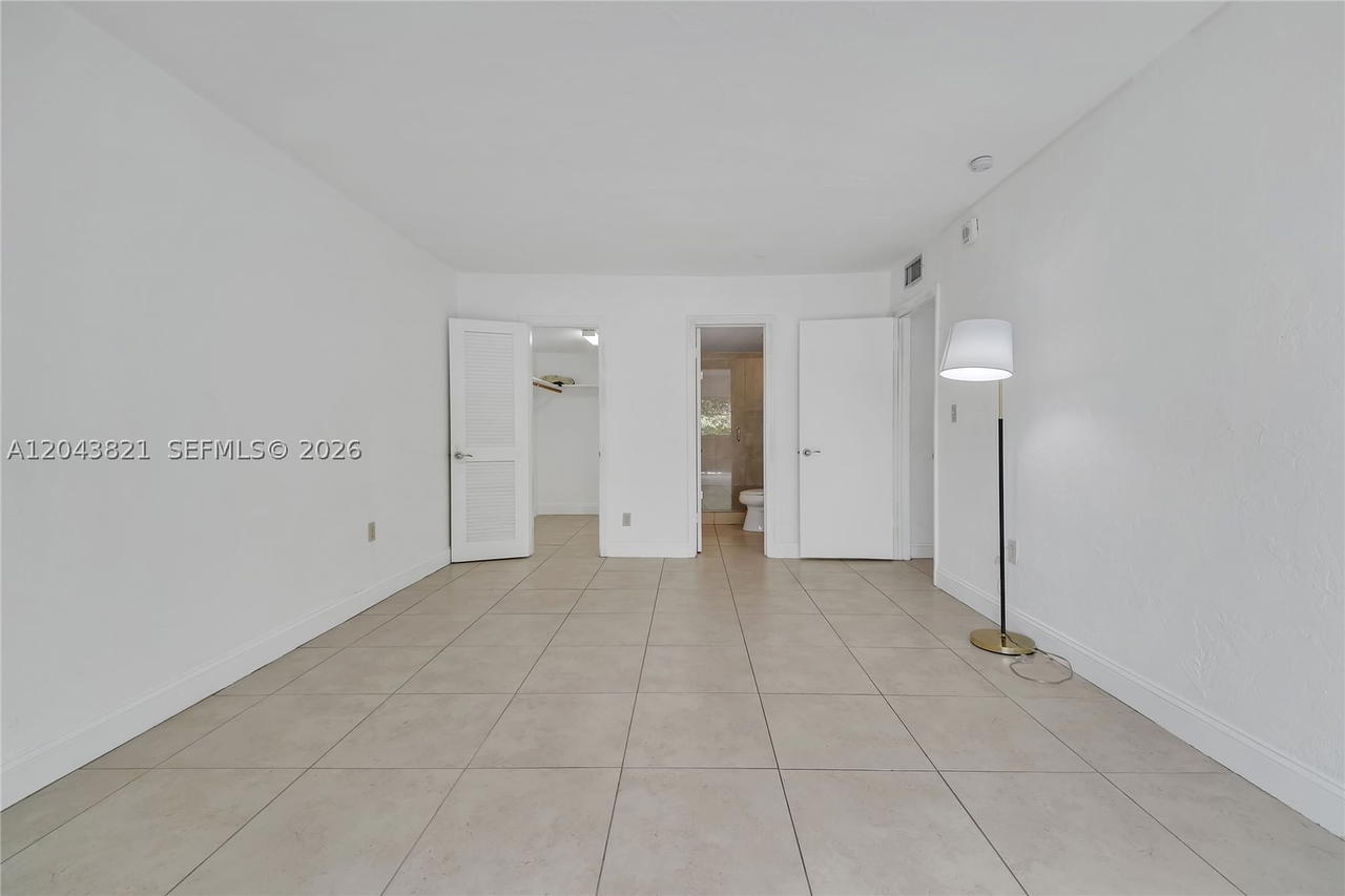 Real estate property located at 1205 Mariposa Ave #307, Miami-dade, Villa Capri Condo, Coral Gables, FL