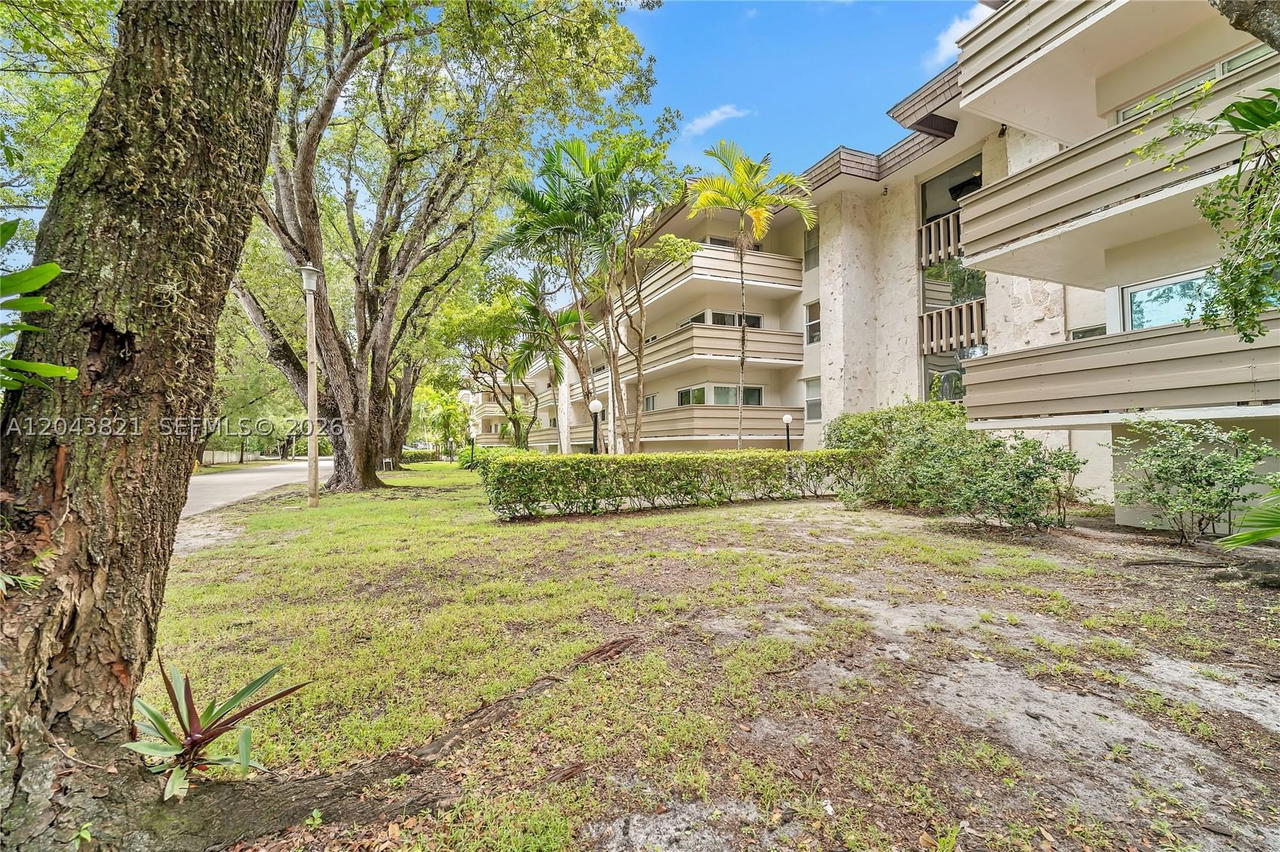 Real estate property located at 1205 Mariposa Ave #307, Miami-dade, Villa Capri Condo, Coral Gables, FL