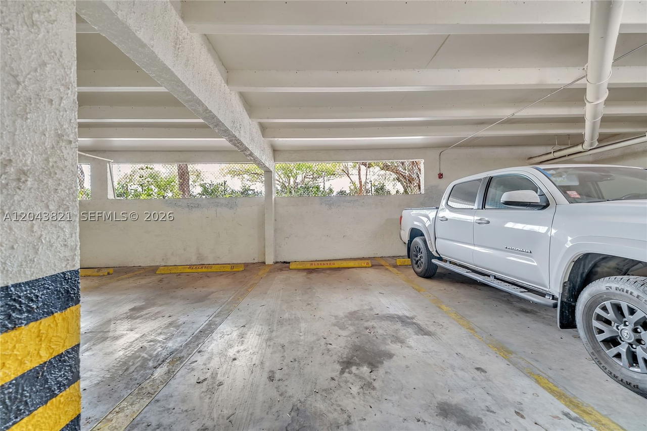 Real estate property located at 1205 Mariposa Ave #307, Miami-dade, Villa Capri Condo, Coral Gables, FL