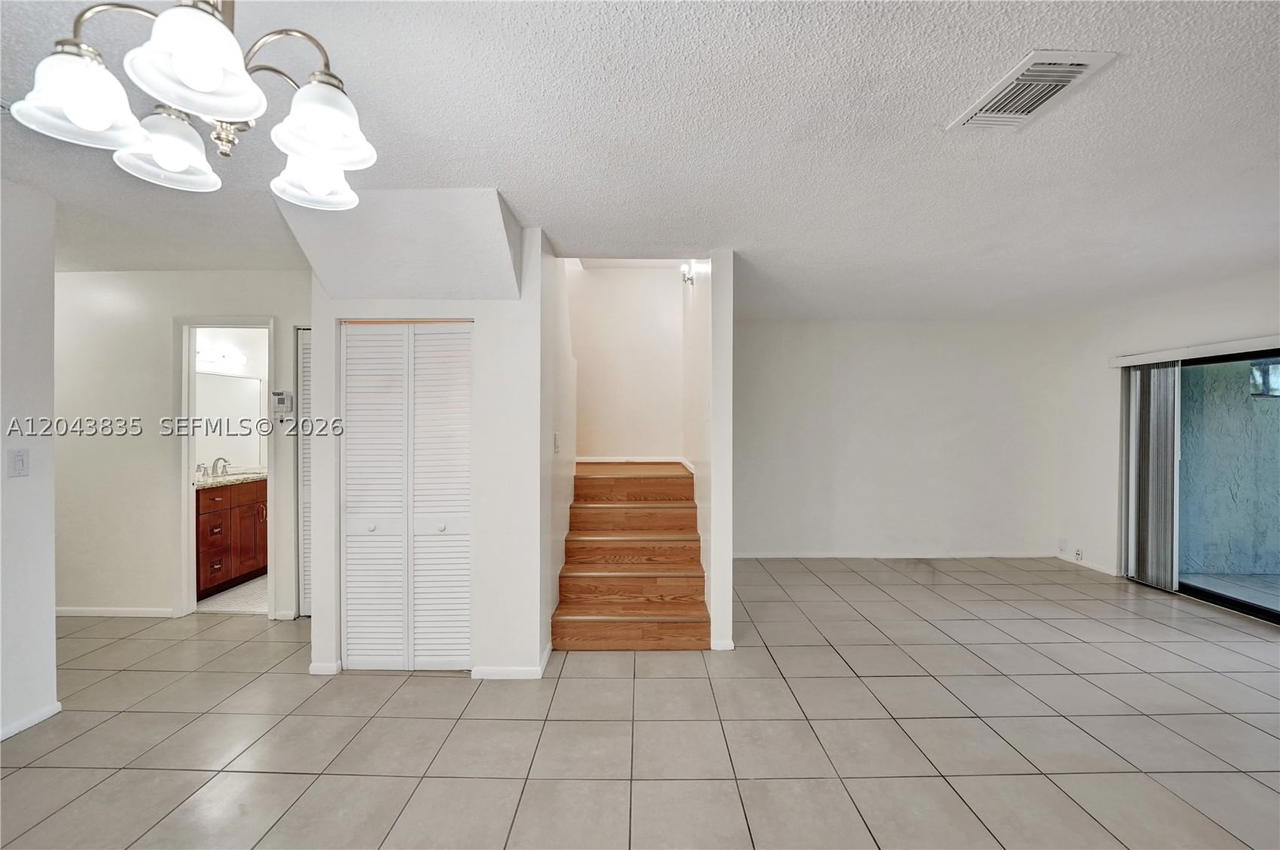 Real estate property located at 9220 14th St #272, Broward, Westview Condominium No F, Pembroke Pines, FL