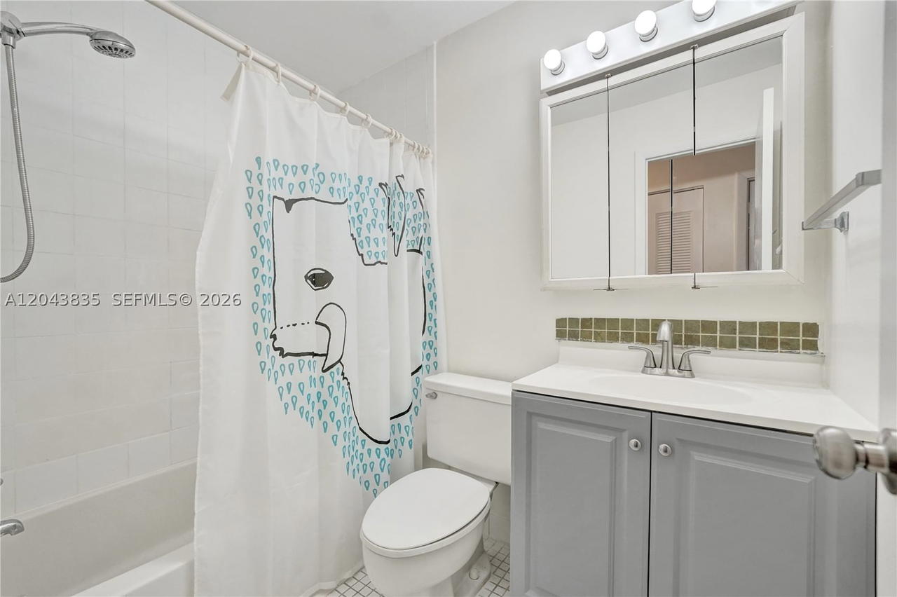 Real estate property located at 9220 14th St #272, Broward, Westview Condominium No F, Pembroke Pines, FL