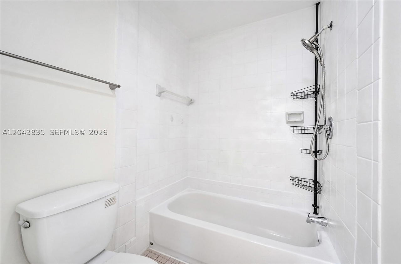 Real estate property located at 9220 14th St #272, Broward, Westview Condominium No F, Pembroke Pines, FL