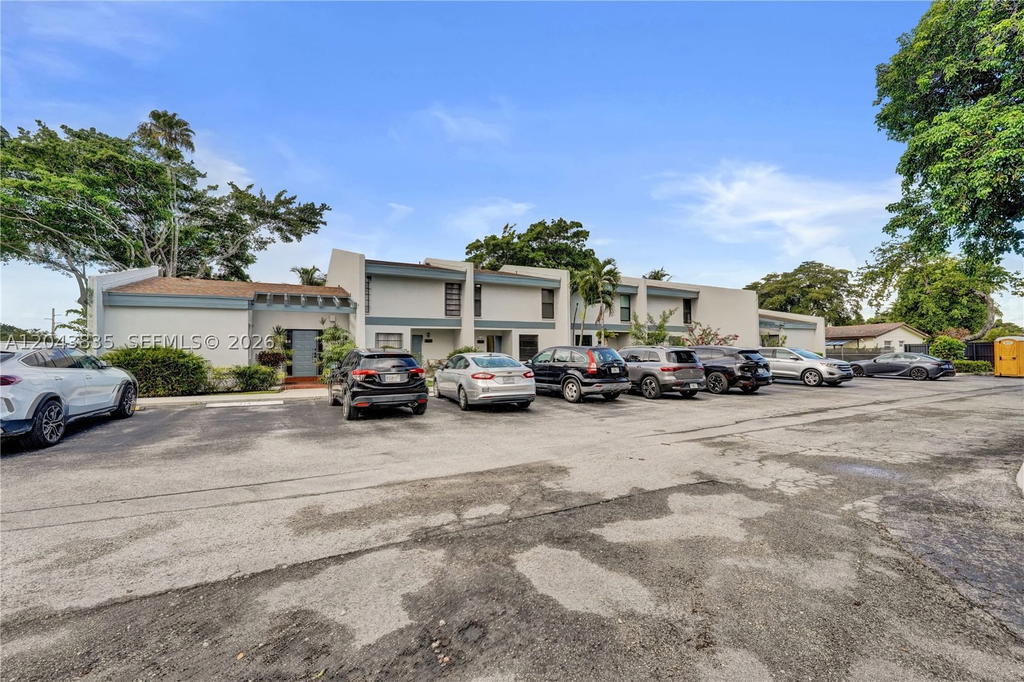 Real estate property located at 9220 14th St #272, Broward, Westview Condominium No F, Pembroke Pines, FL