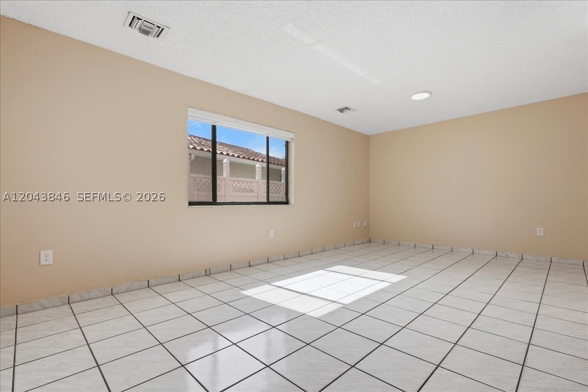 Real estate property located at 10528 69th Ter, Miami-dade, Pueblo Del Sol Sec 4, Miami, FL