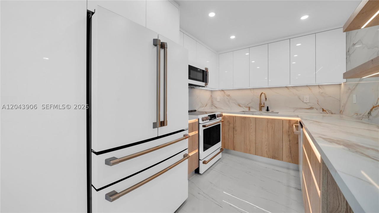 Real estate property located at 1623 Collins Ave #415, Miami-dade, The Georgian Condo, Miami Beach, FL